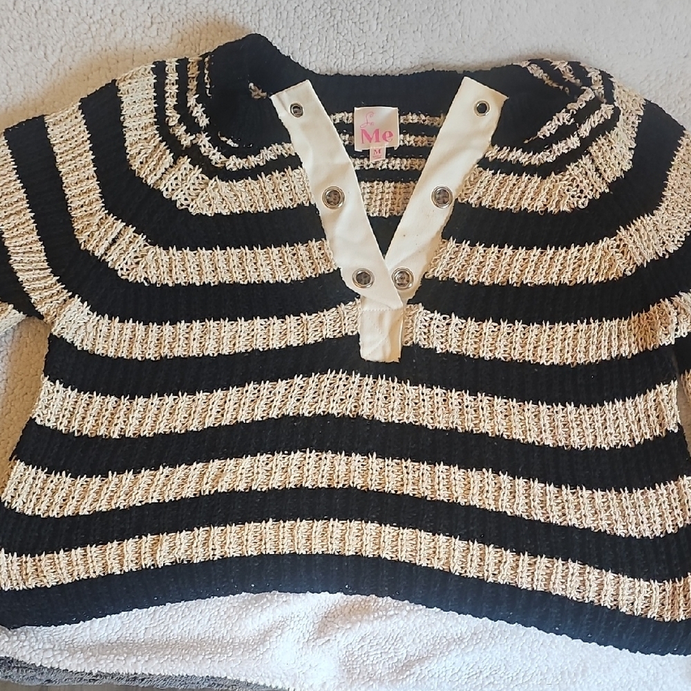 ME Makeover Essentials Black and Cream V-Neck Sweater